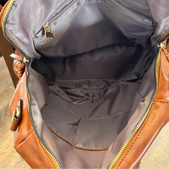 Faux Leather backpack black with removeable guitar strap & grab handle - Picture 4 of 12